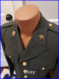 Named Group Of WW2 US Army Medic (Uniform Coat/ Dui's/ Unit Patches/ Rank)