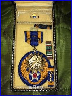 WW2 US Army Air Medal w Case & Eighth Air Force Patch, Wrap Brooch 3 Oak Leaves