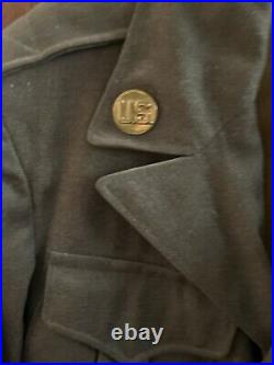 World War II Vintage Army Jacket, Gold US Pins 1st Armored Division Patch