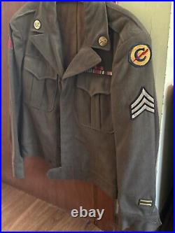 World War II Vintage Army Jacket, Gold US Pins 1st Armored Division Patch
